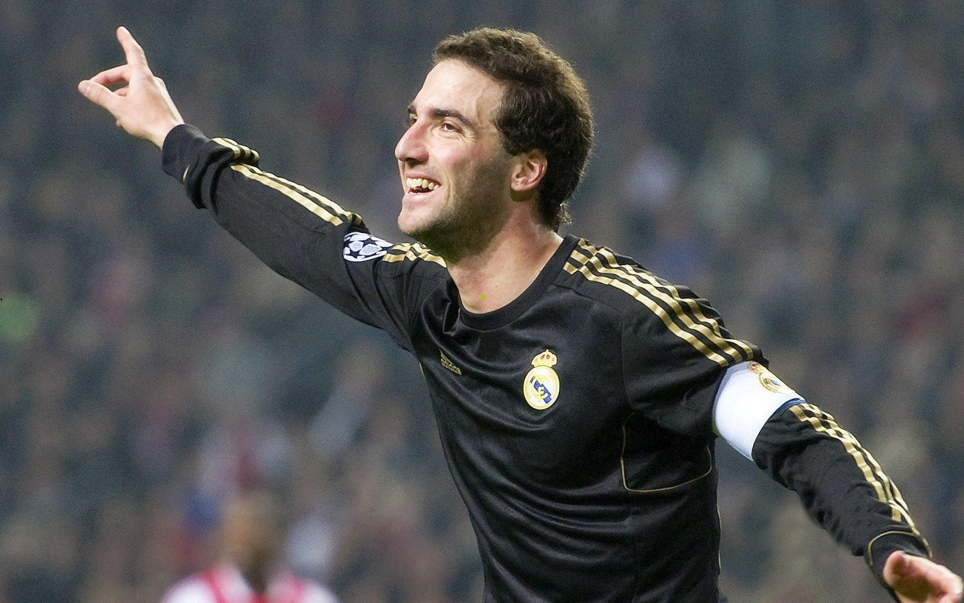 开云综合服务_策略抉择铸就胜利，绝迹队友狂暴发挥，传奇皮肤触手可及？