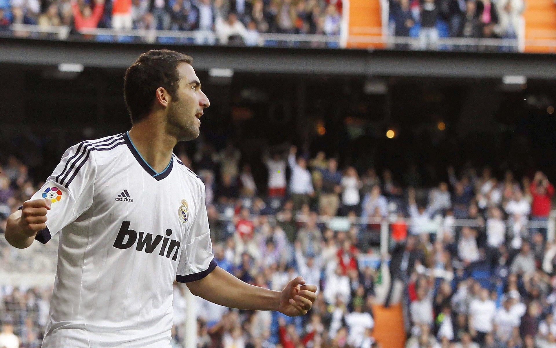 【开云品牌】QGhappy回马三连战术复盘，黑科技颠覆赛场，巧胜劲敌展露冠军相