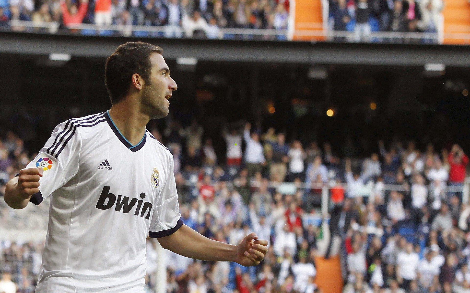 开云品牌-京媒强烈质问，金京元裁判何来胆量肆意判罚？公众怒斥应受严惩！