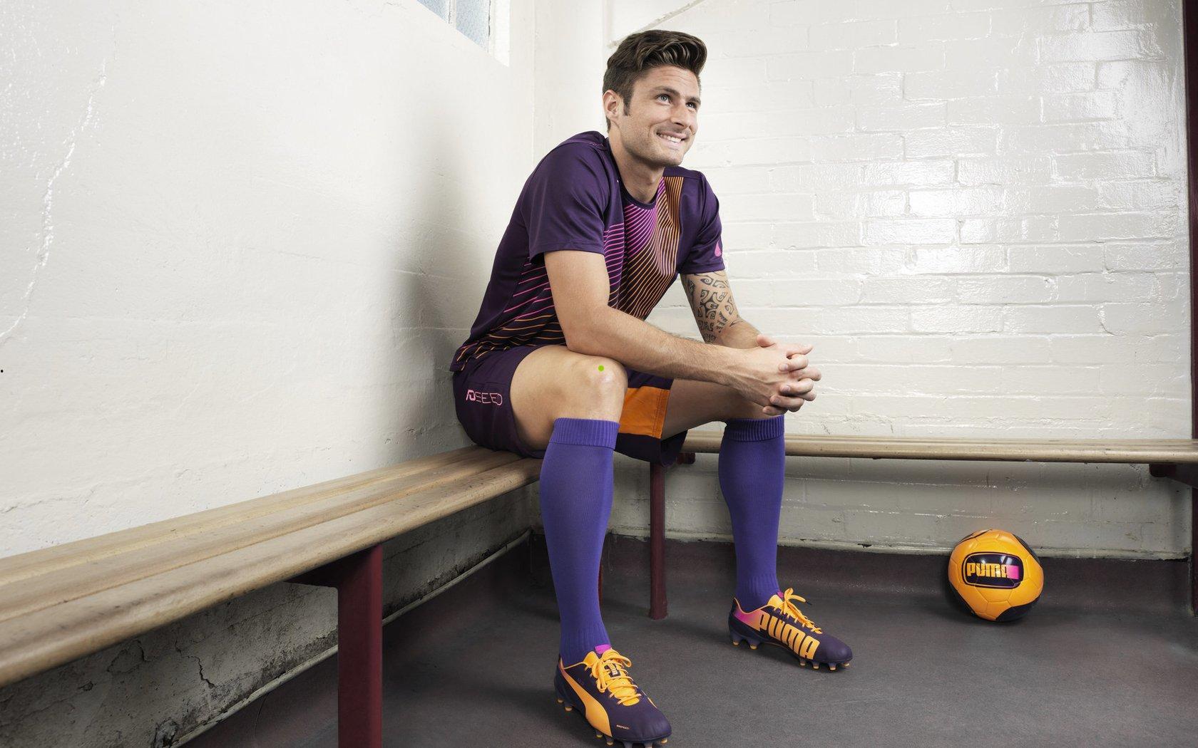 欧冠历史恩怨再燃新章 切尔西三球风暴回应巴萨绝杀纪念